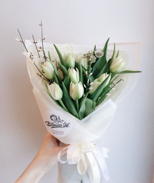 Белые тюльпаны 15 шт
