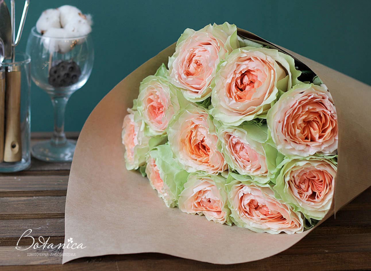 Букет роз Гравити - купить в Москве по отличной цене с недорогой доставкой  в цветочном магазине BotanicaLab